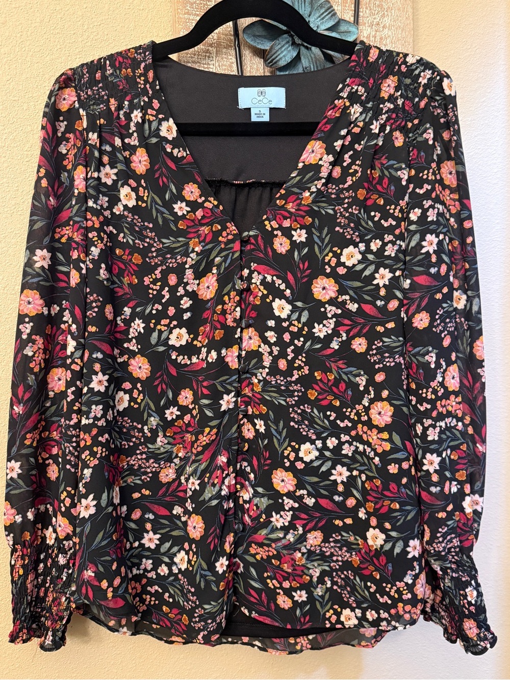 CeCe Black Floral V Neck Button Front Blouse Top Womens S